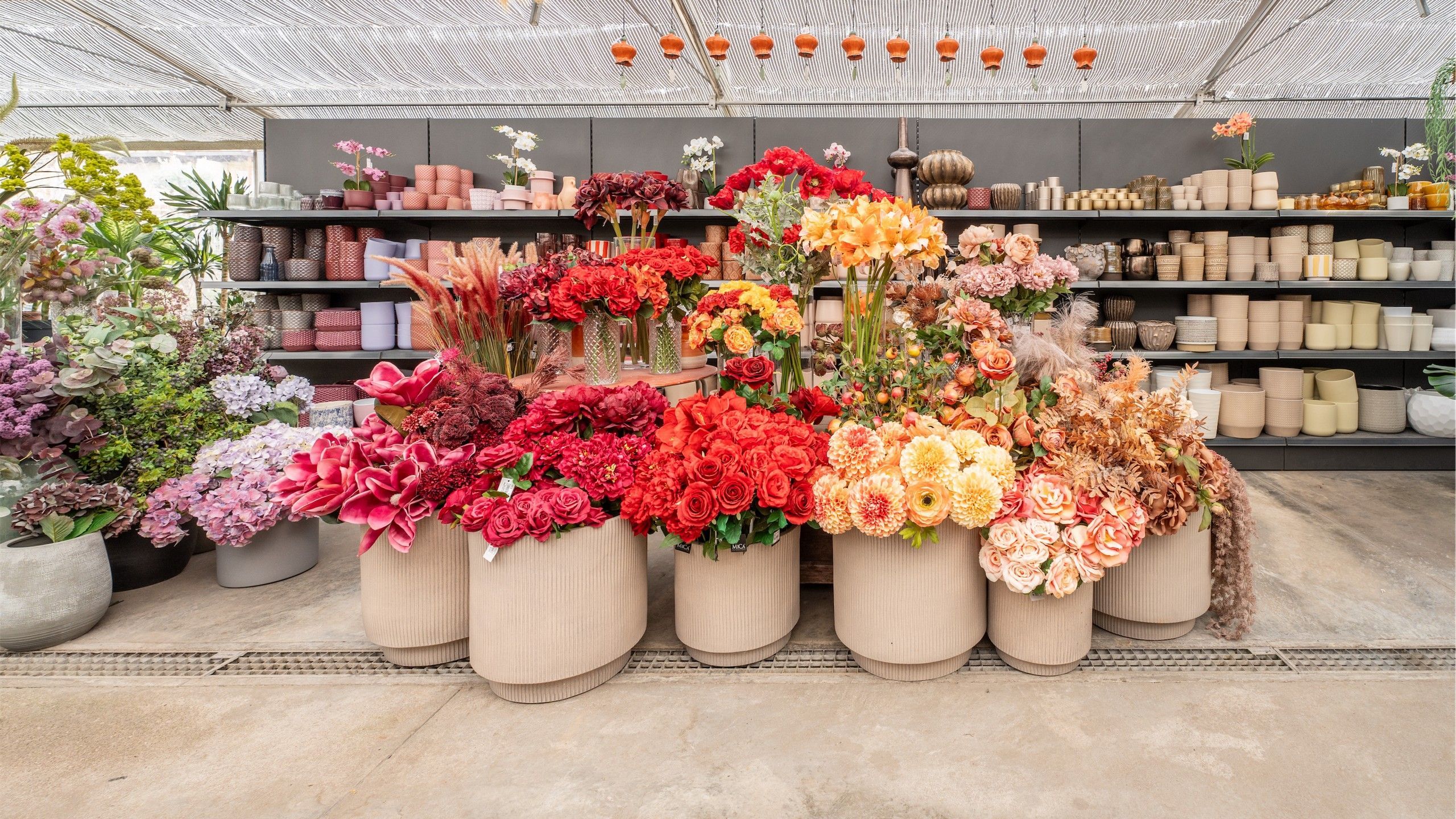 Cretti Garden Center: da oltre 60 anni le serre della famiglia Cretti ospitano piante di ogni genere e stagione. Cretti Egidio | Decorazione